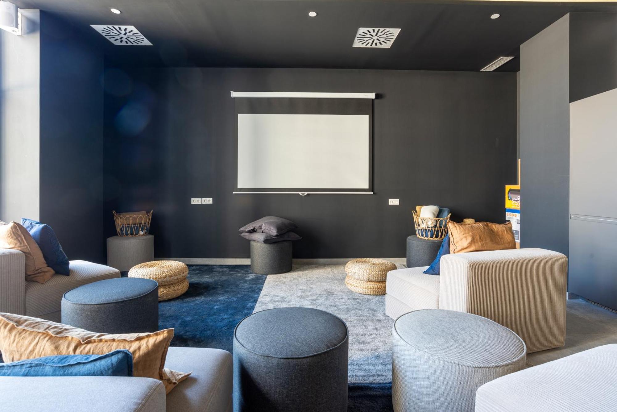Skyline Iii Pool & Coworking By Ele Appartement
